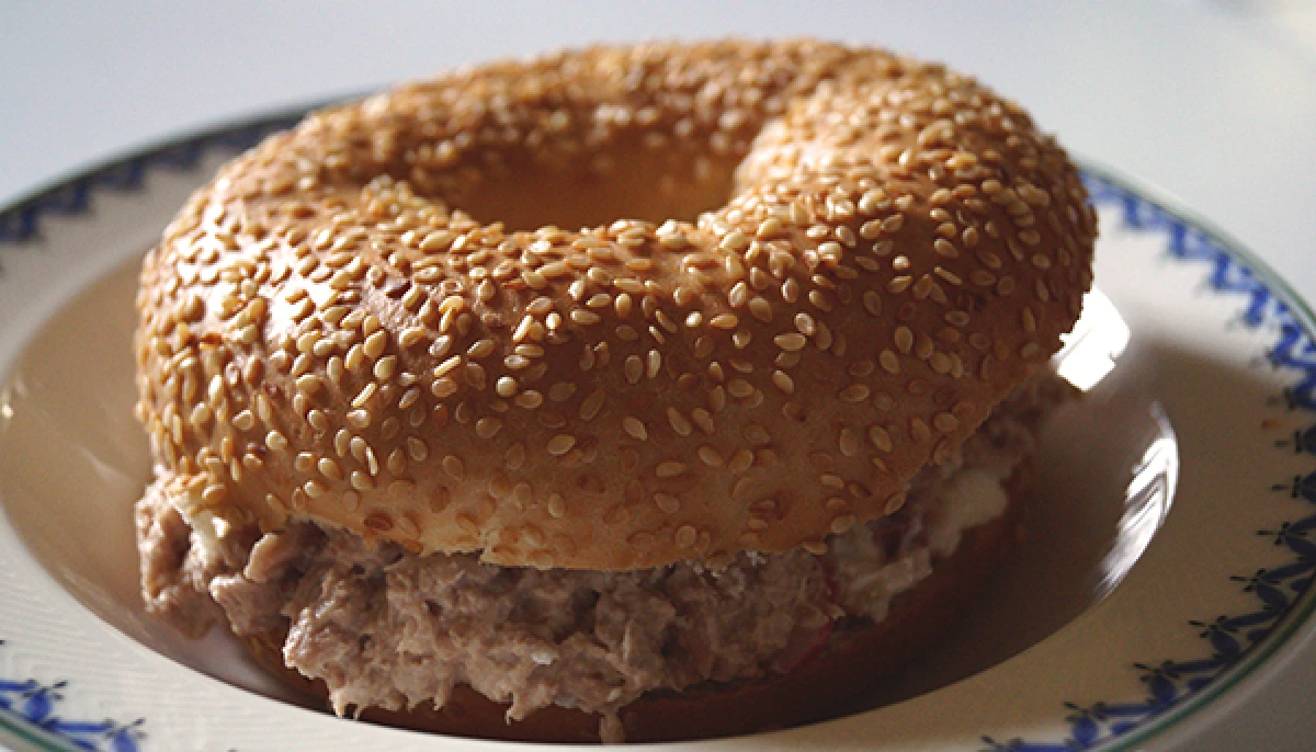 Bagels frais au thon et radis