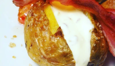 Baked Potatoes with crispy Bacon