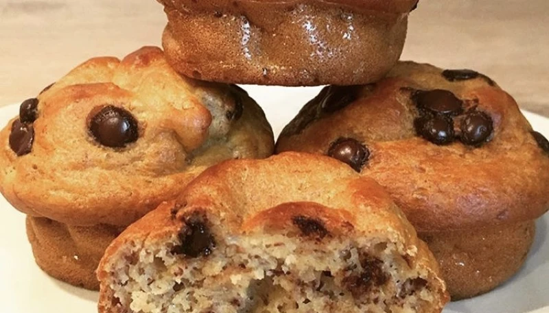 Banana-muffins aux pépites de chocolat