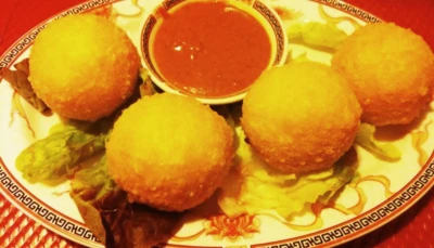 Beignets de fromage et sauce aigre