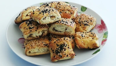 Biscuits salés aux noix et deux sésames