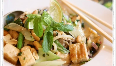 Blancs de Poulet à la Julienne de Poivrons et Soja