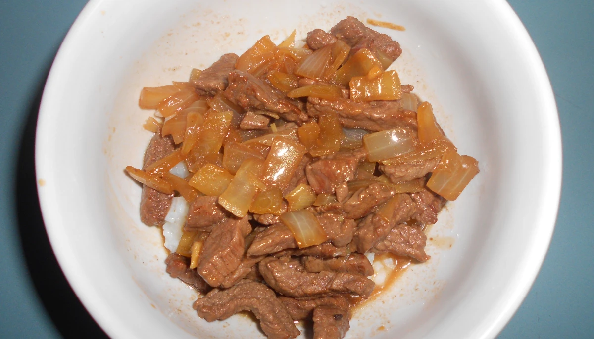 Boeuf aux oignons
