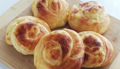 Brioche au Fromage Turc et Crème Fraîche