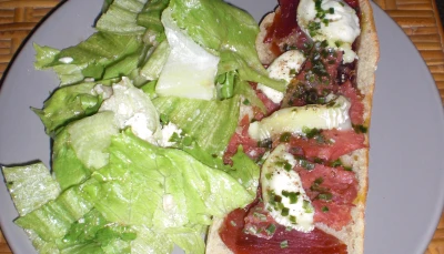 Bruschetta jambon chèvre