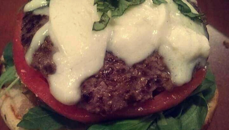 Burger Mozzarella Basilic Pancetta