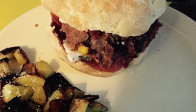 Burger végétarien maison + Petites rissolées