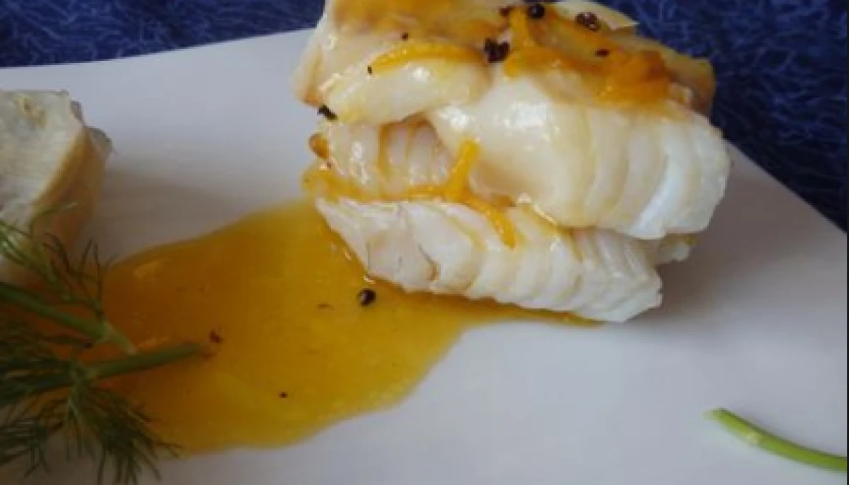 Cabillaud à l’orange et poireaux braisés