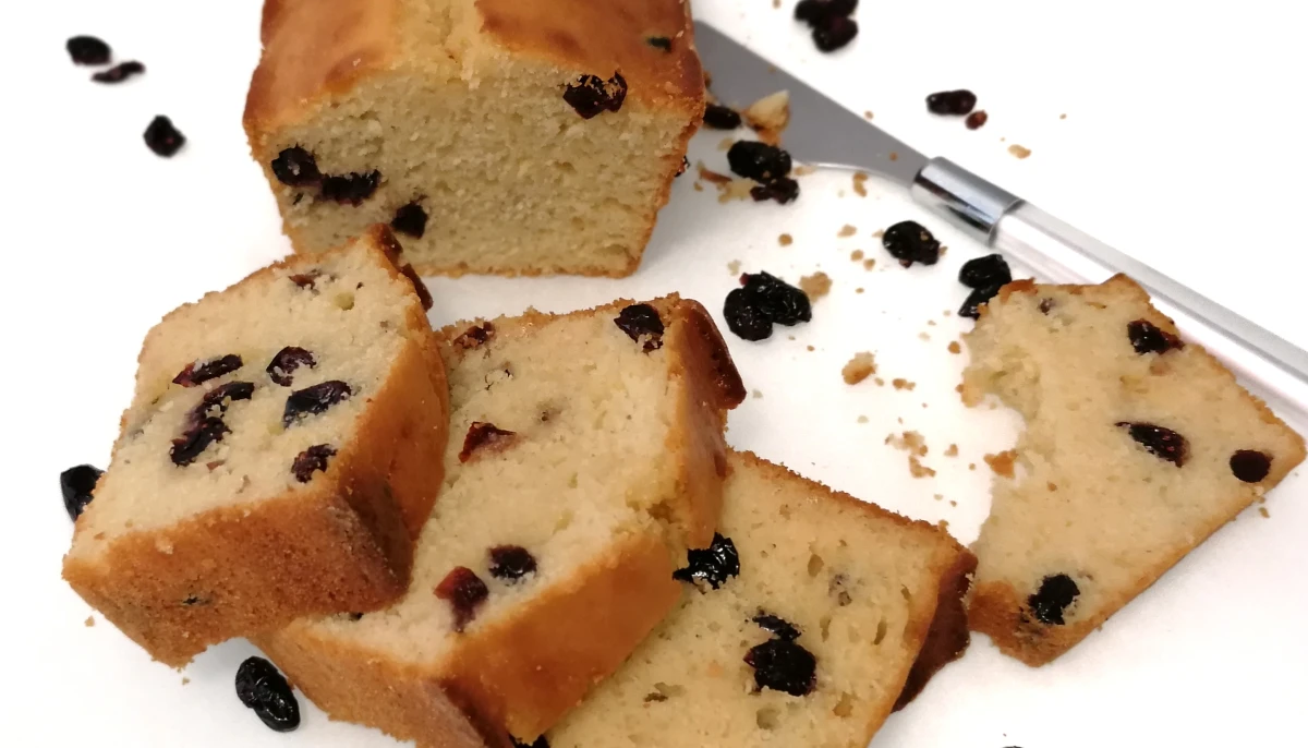 Cake à l'orange et canneberges séchées