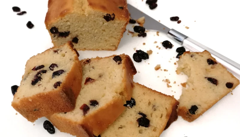 Cake à l'orange et canneberges séchées