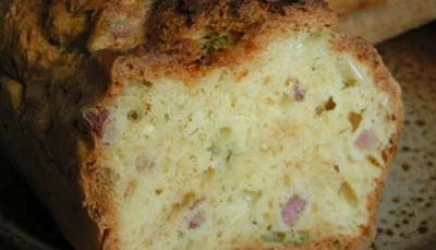 Cake au chèvre et lardons