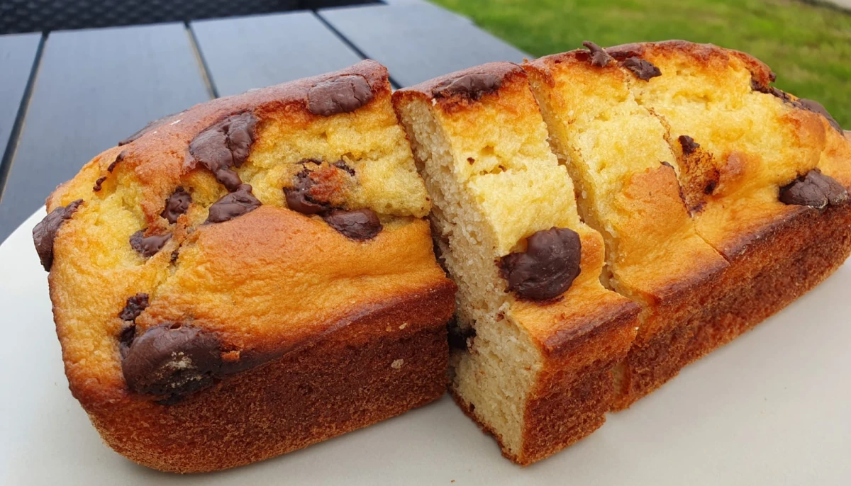 Cake moelleux aux pépites de chocolat