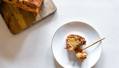 Cake moelleux aux pépites de chocolat healthy