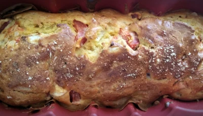 Cake rapide et léger tomates-feta-oignons