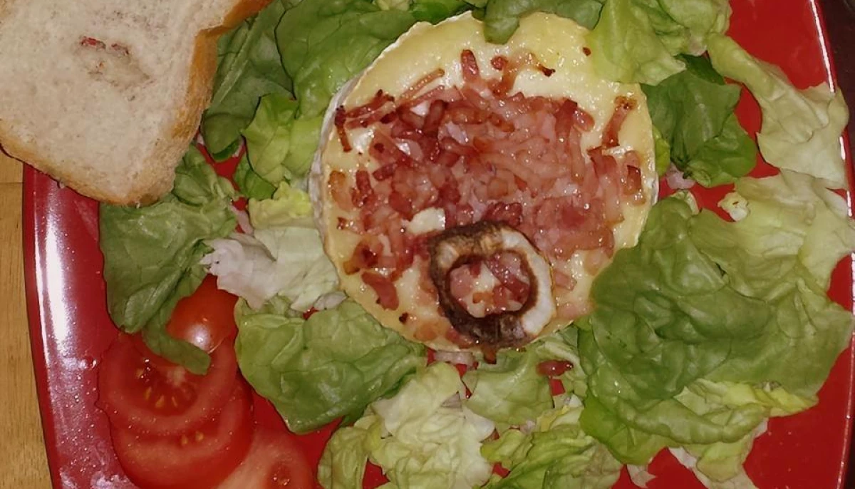 Camembert fondu aux lardons et oignons
