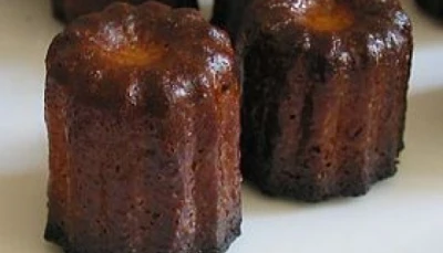 Cannelés bordelais