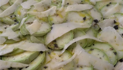 Carpaccio de courgette au fromage