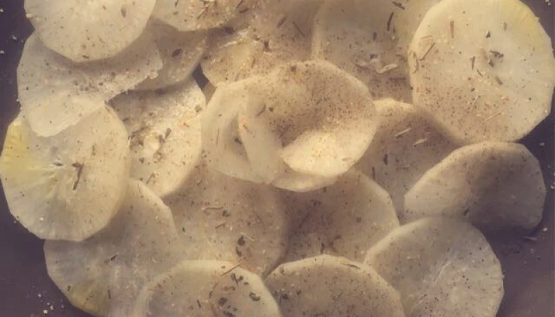 Carpaccio de radis noir