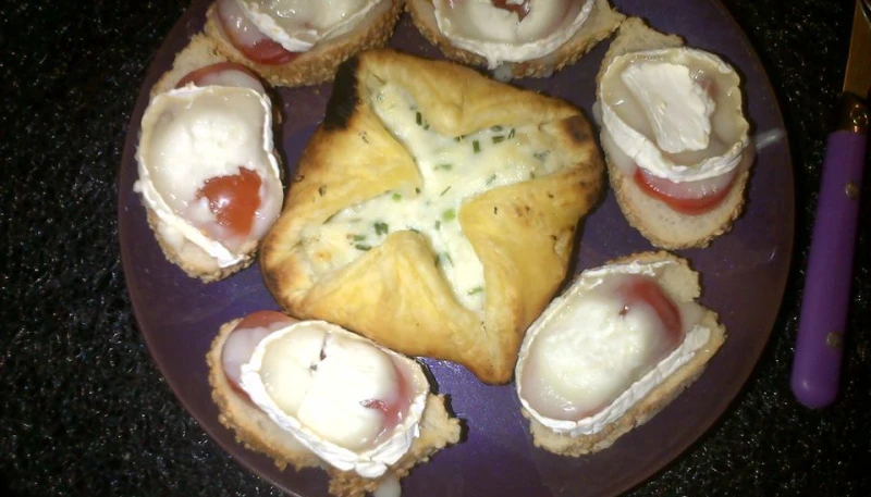 Chèvre chaud / feuilleté chèvre basilic