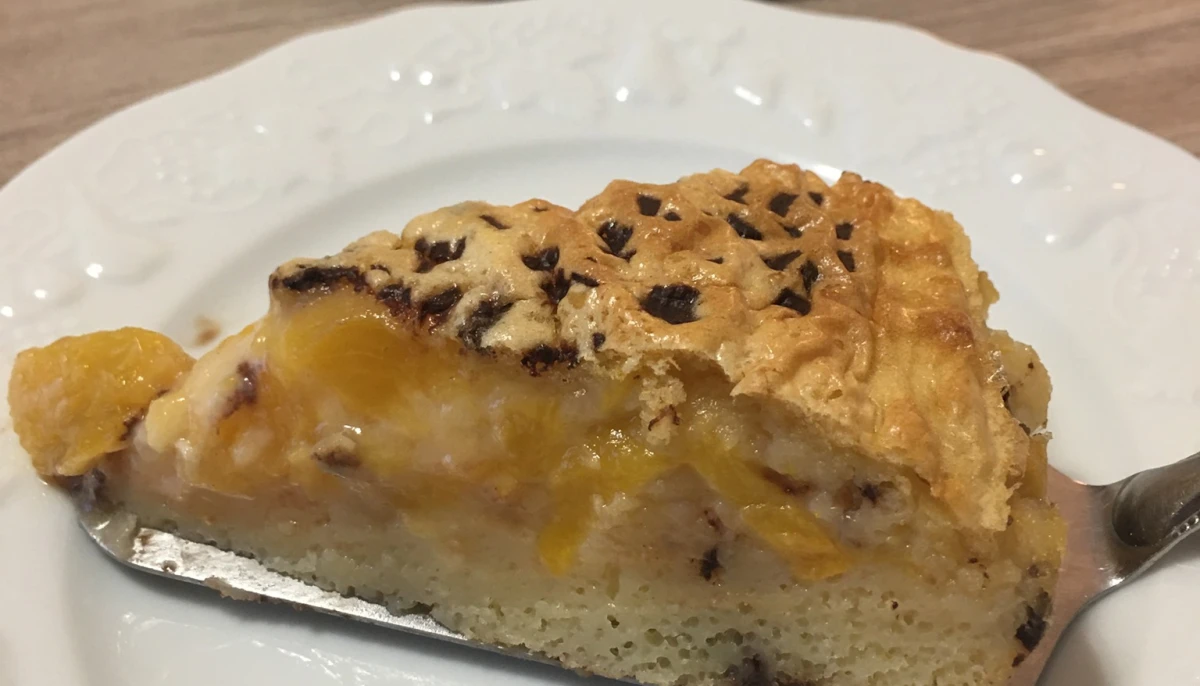 Clafoutis léger aux pêches et pépites