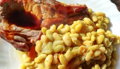 Côte de porc au miel, flageolets