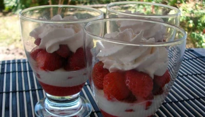 Coupe de fraises glacée