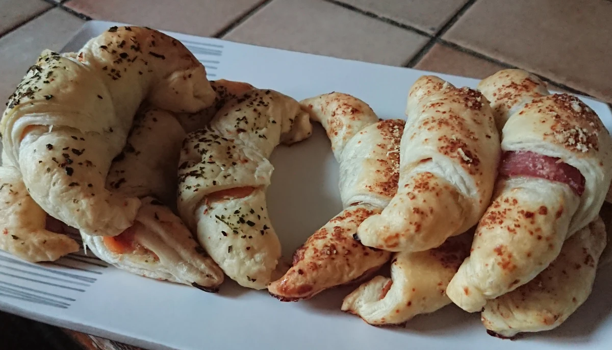 Croissants au saumon et jambon persillé