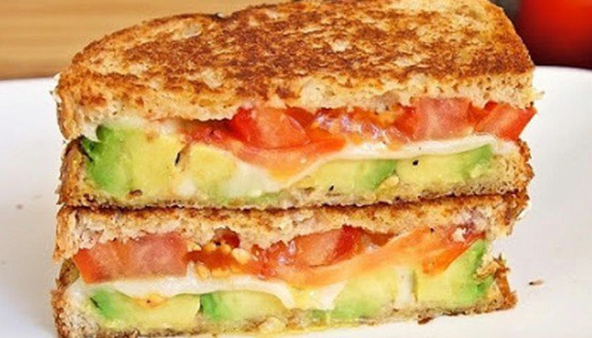 Croque-Monsieur Mozarella, Avocat, Tomate