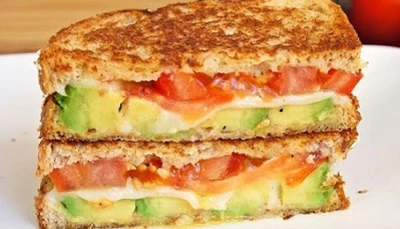 Croque-Monsieur Mozarella, Avocat, Tomate