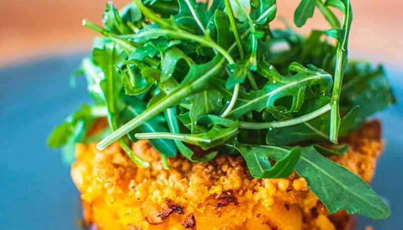 Crumble de butternut au parmesan et cacahuètes