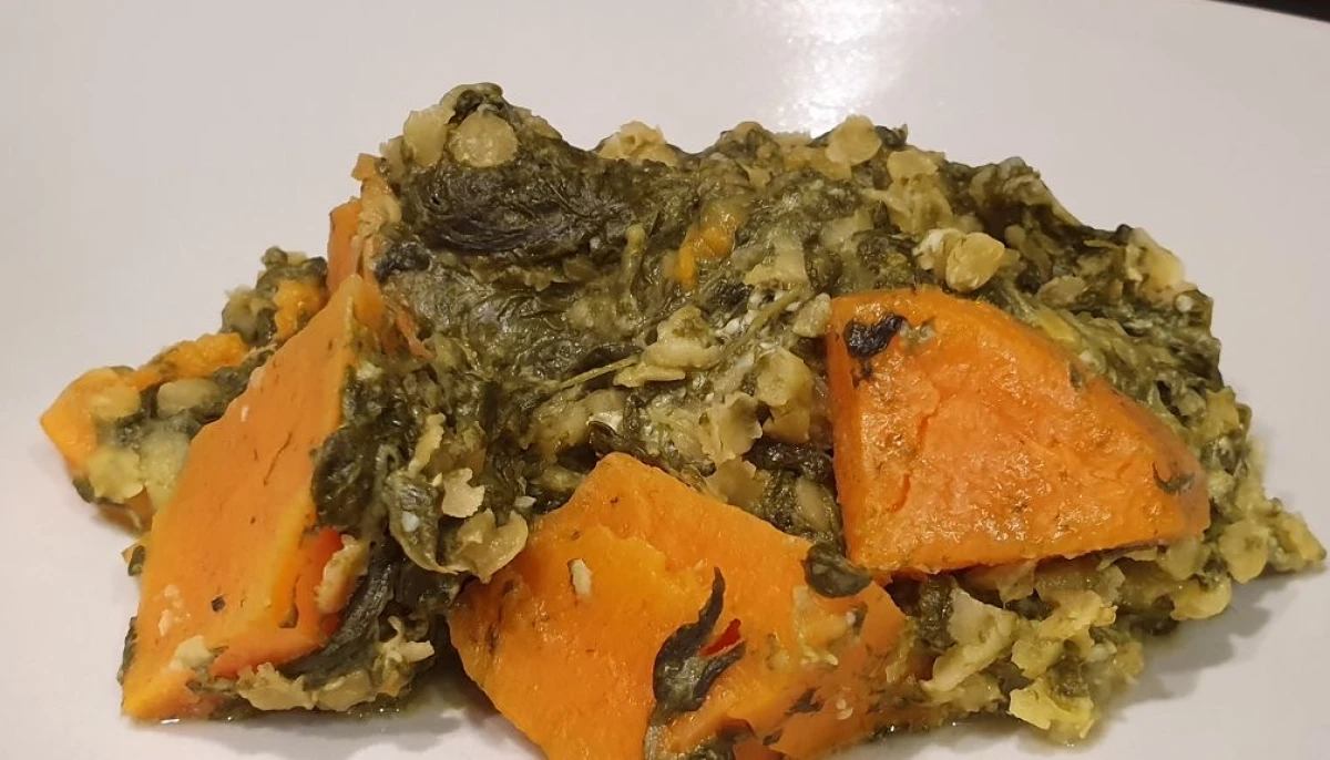 Curry de lentilles corail-patates douces-épinards