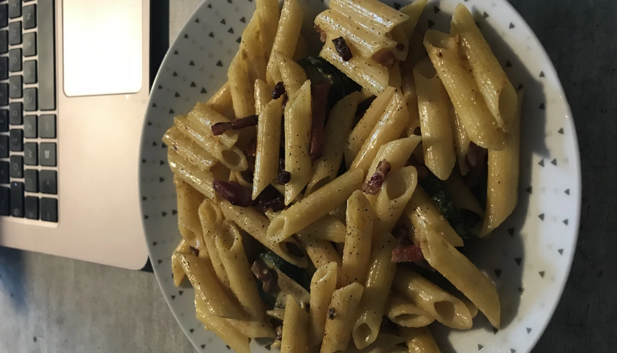 Curry de penne aux lardons et poulet