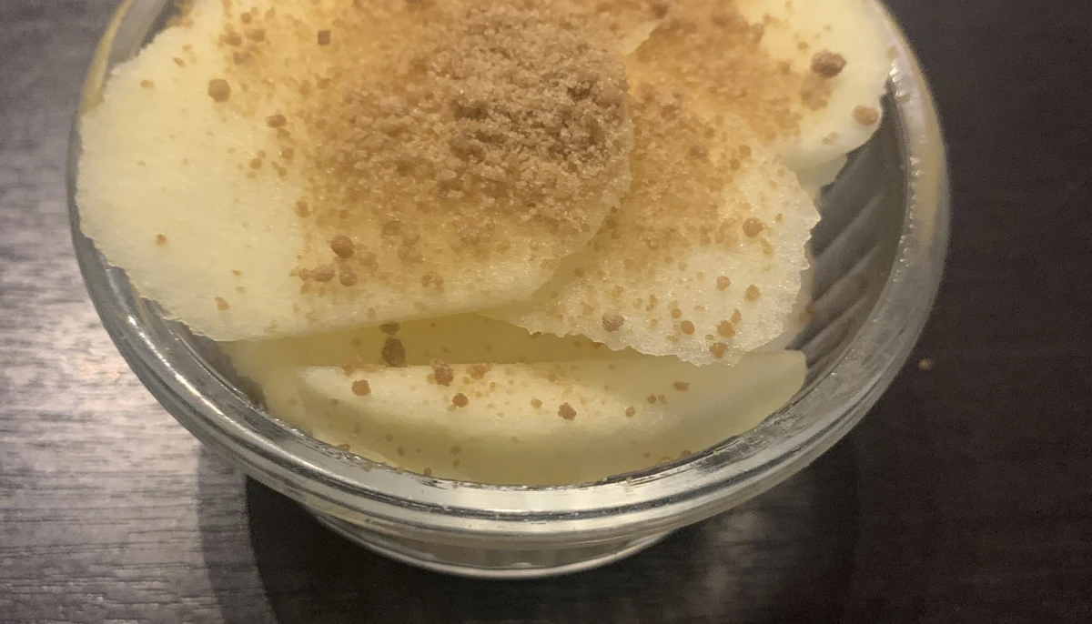 Dessert de pommes et beurre de cacahuètes