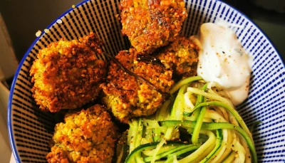 Falafels et spaghettis de courgettes