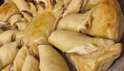 Feuilleté soleil jambon cru & Saint-Môret