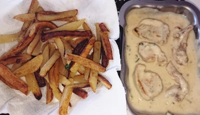 Filet mignon à la crème et pommes frites maison