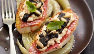 Filets de rougets aux olives noires