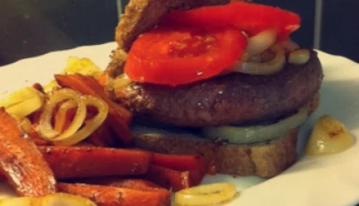 French Burger et ses frites de carottes