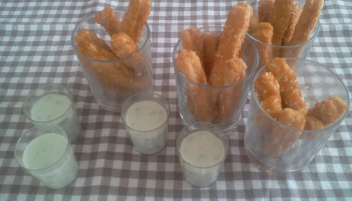 Frites de poulet,sauce au fromage