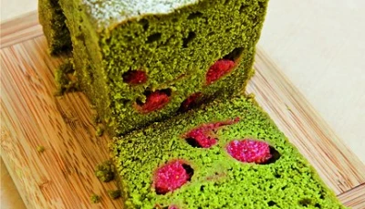 Gâteau au Thé Vert Matcha et framboises