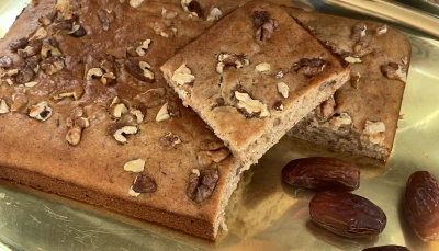 Gâteau aux dattes, mascarpone et noix
