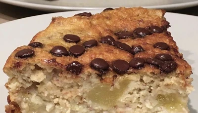 Gâteau aux flocons d'avoine-poire-chocolat