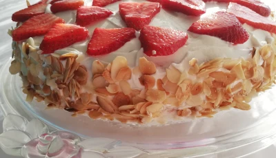 Gâteau d'anniversaire à la fraise