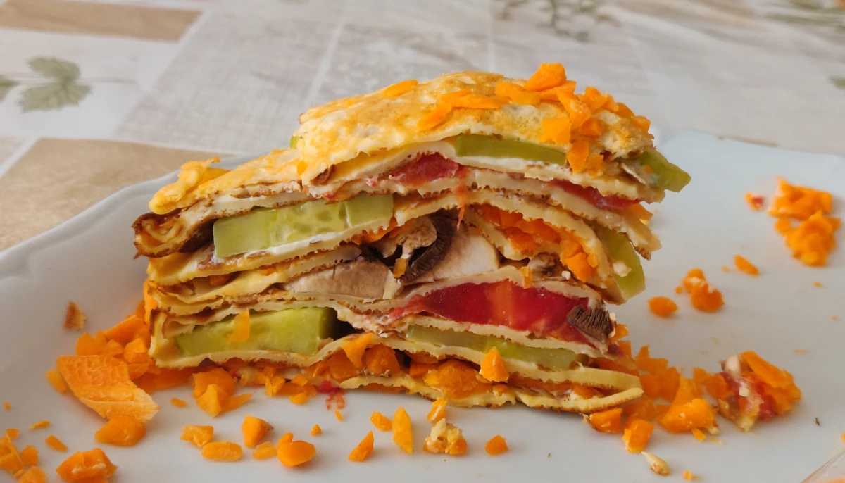 Gâteau de crêpes aux crudités