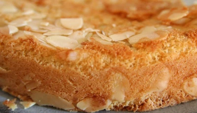 Gâteau fleur d'oranger et amandes effilées