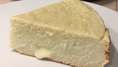 Gâteau moelleux chocolat blanc-coco-courgettes