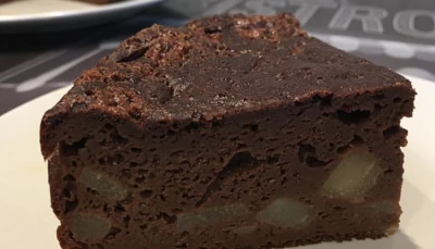 Gâteau moelleux chocolat-poires