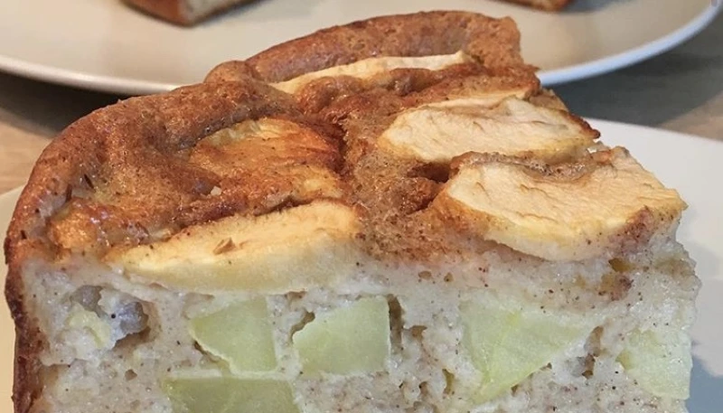 Gâteau moelleux/fondant pommes-cannelle