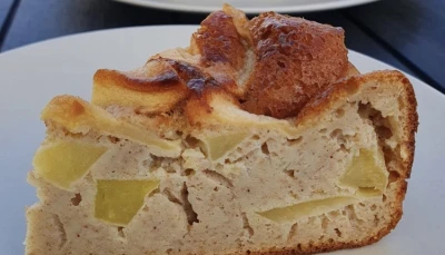 Gâteau moelleux pommes-cannelle