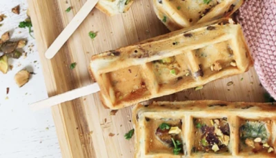 Gaufres en sucettes - pistaches et tomates séchées